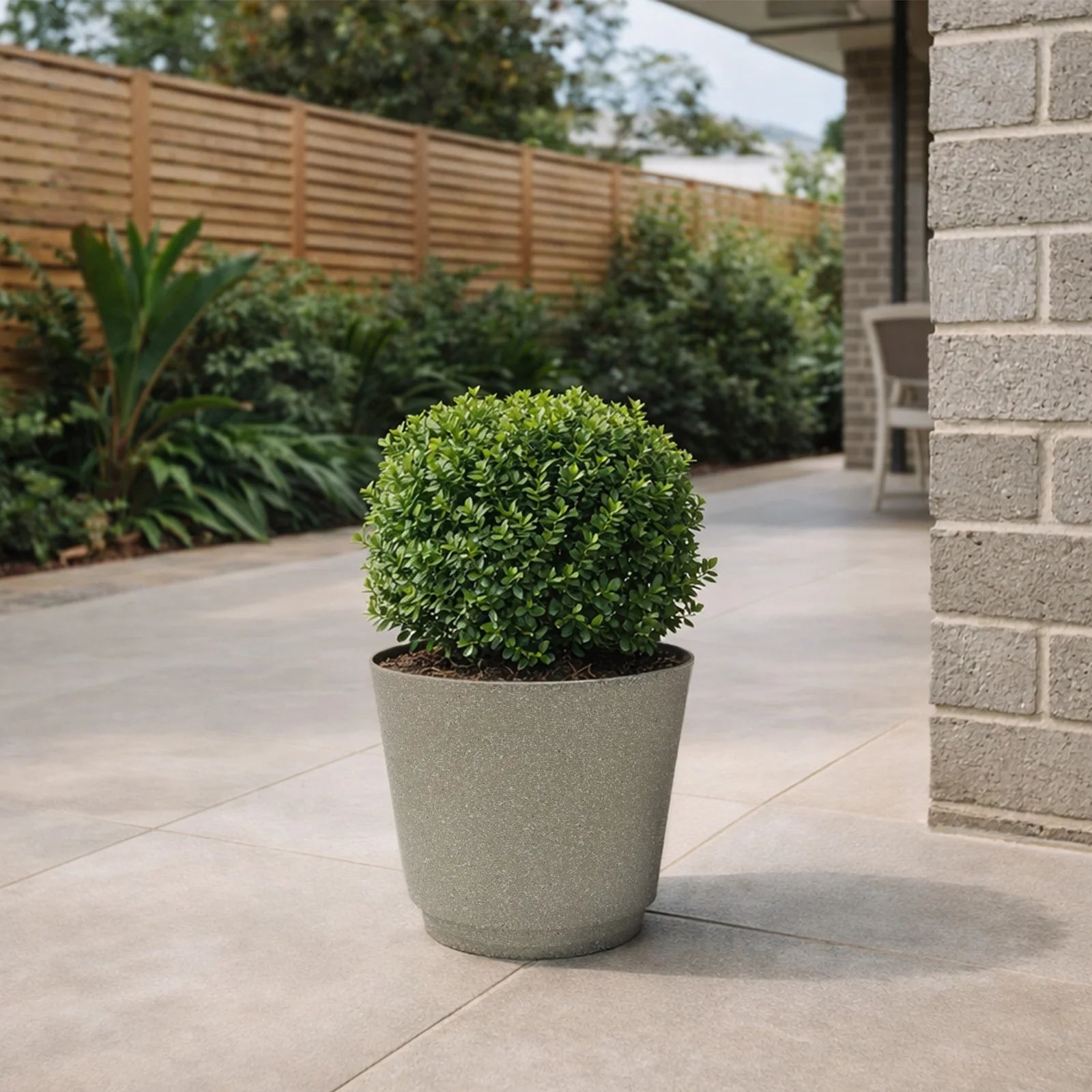 Moda 22cm Beige Round StoneLite Self-Watering Plastic Pot, medium beige stone-look pot with self-watering reservoir