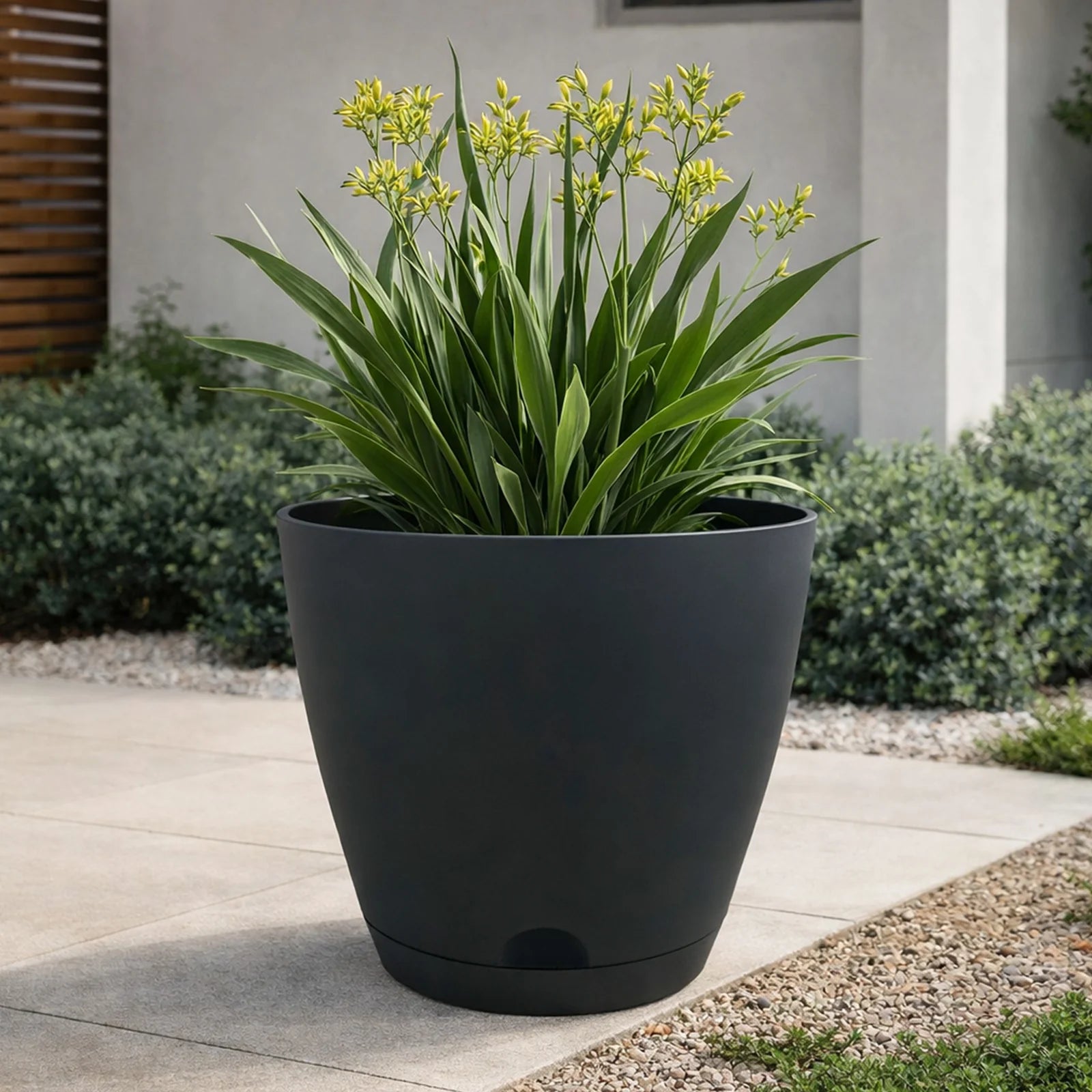 Moda 46cm Charcoal Oslo Self-Watering Planter, XXL charcoal modern round pot with built-in water reservoir