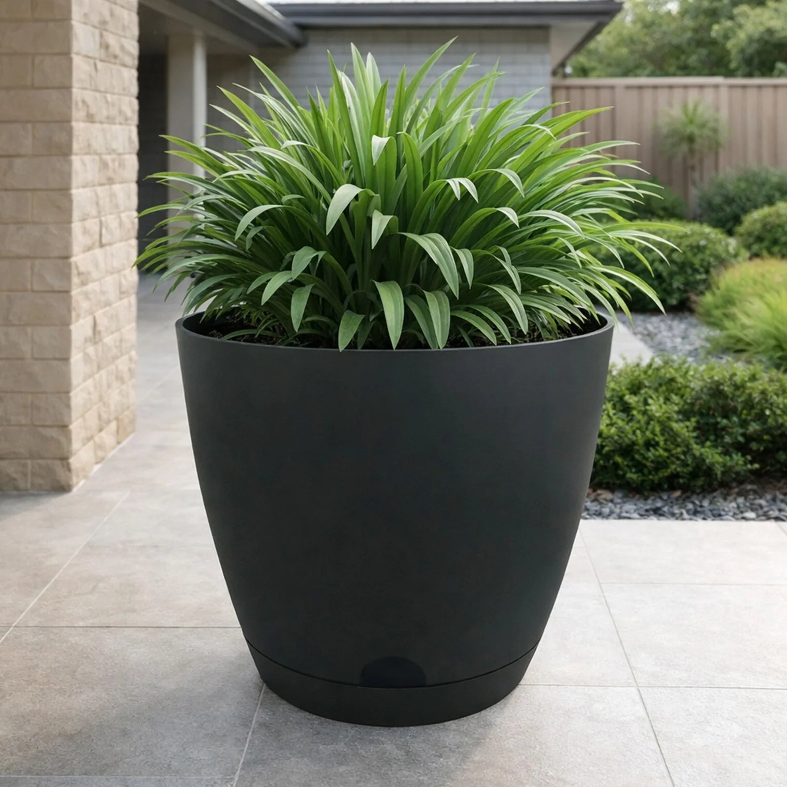 Moda 46cm Charcoal Oslo Self-Watering Planter, XXL charcoal modern round pot with built-in water reservoir