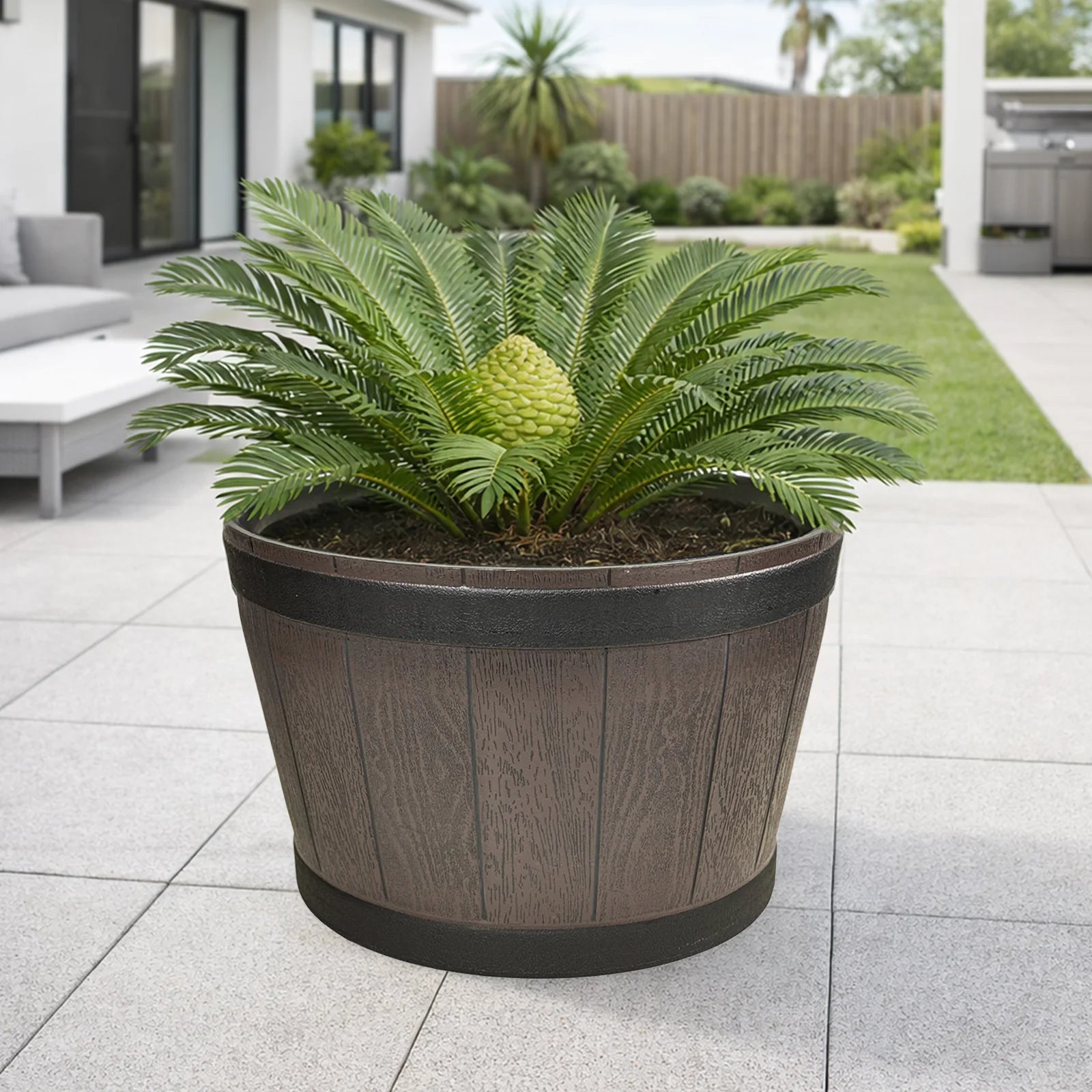 Moda 52 x 31cm Resin Whiskey Barrel Planter, large rustic barrel-shaped resin planter for outdoor gardens